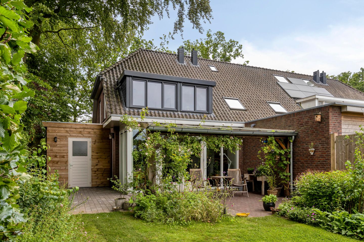 Photo 40 of Loverensestraat 27-A