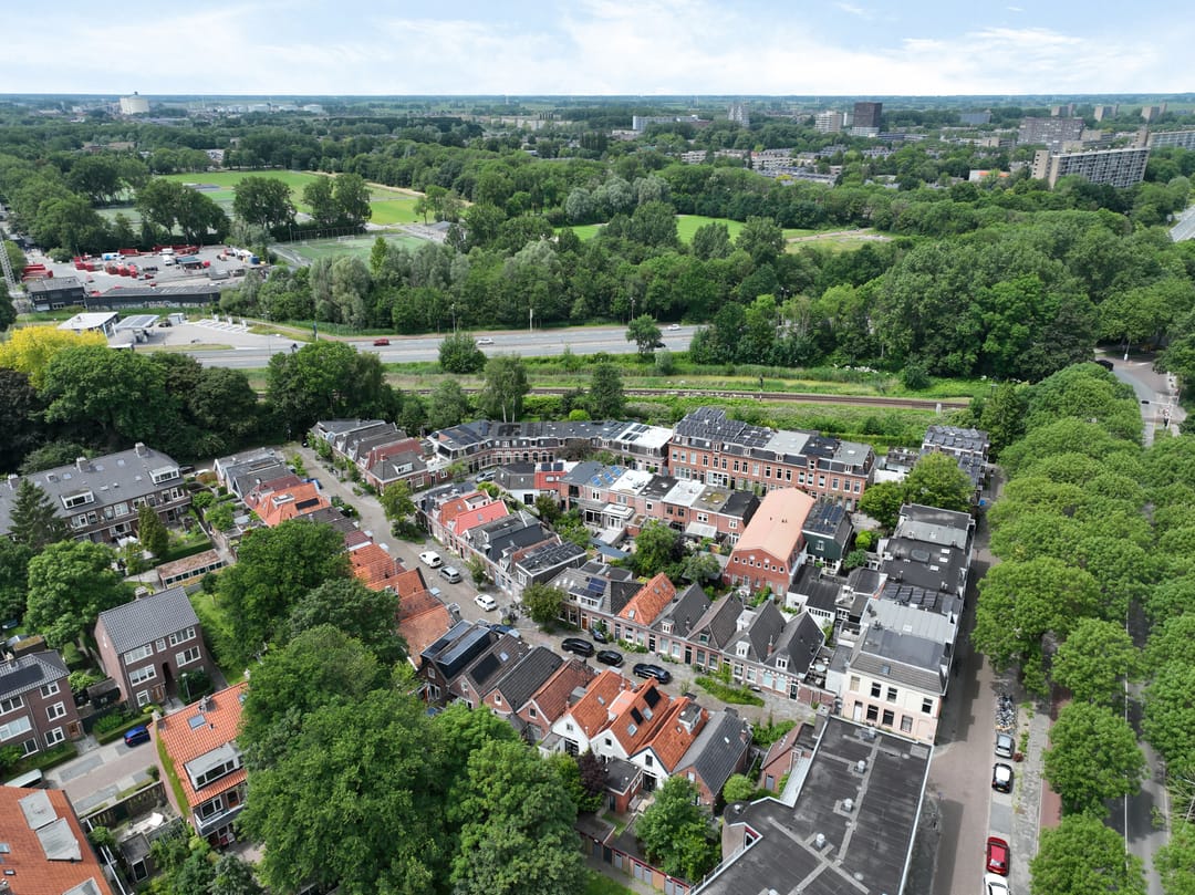 Photo 38 of Eerste Spoorstraat 4