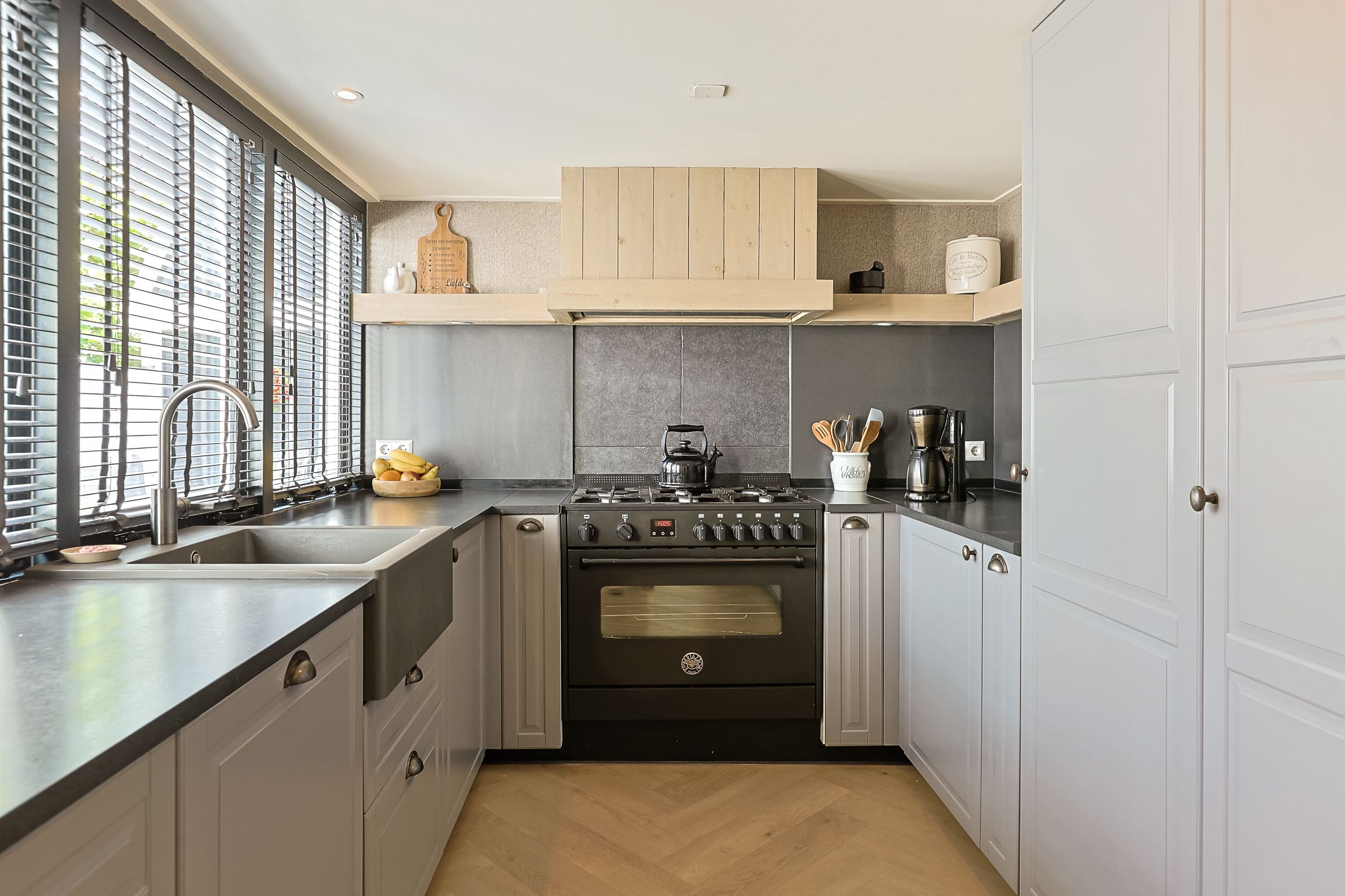 Photo 30 of Noordeinde 54-A
