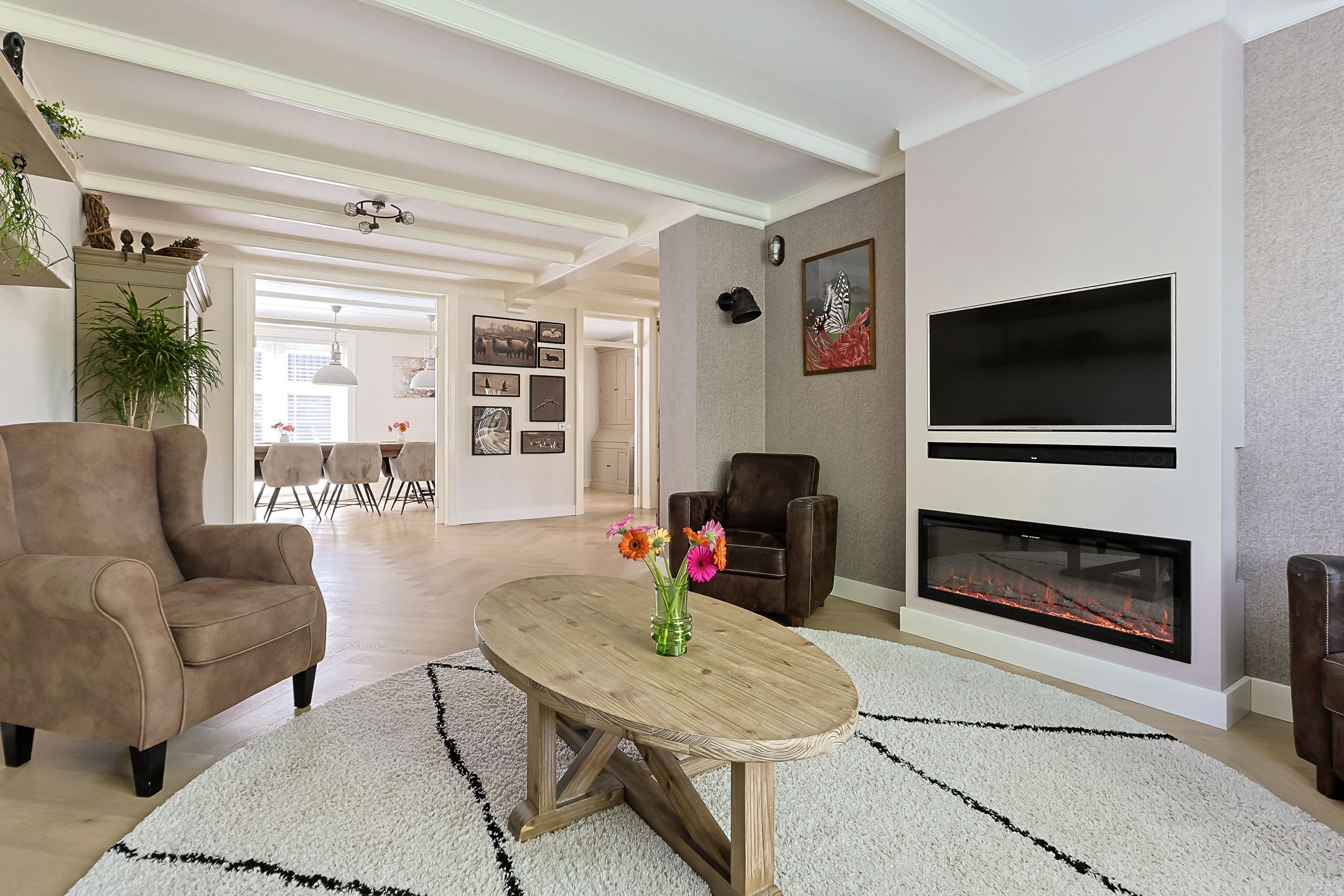 Photo 18 of Noordeinde 54-A