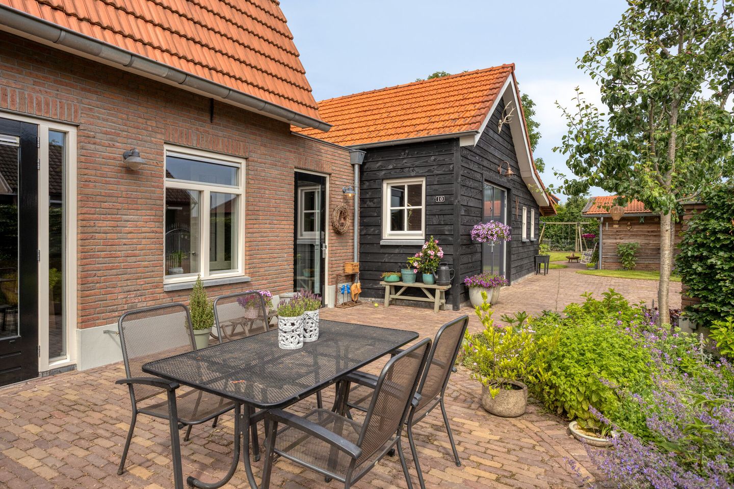 Photo 10 of Tielsestraat 10