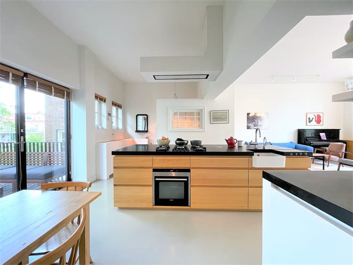 Photo 4 of Floris Versterstraat 10-D