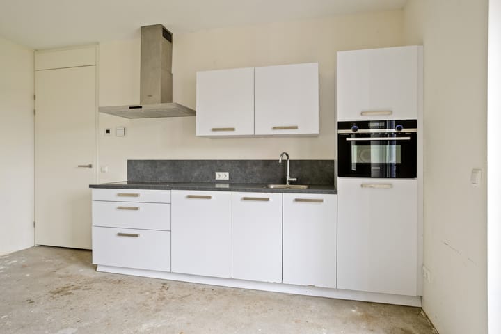 Tussenwoning te koop: Loevestein 75, Hengelo