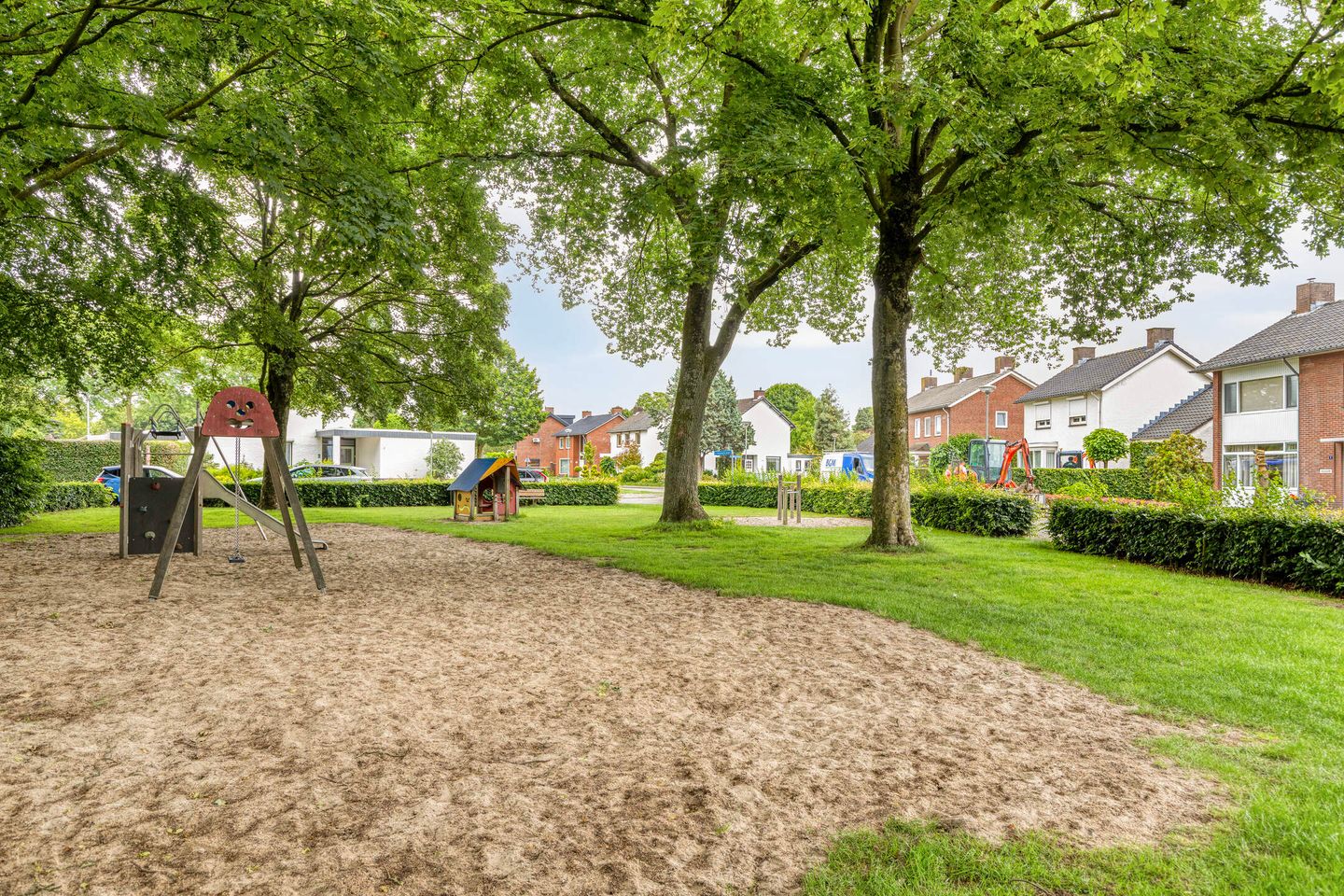 Photo 40 of Bernhardstraat 12
