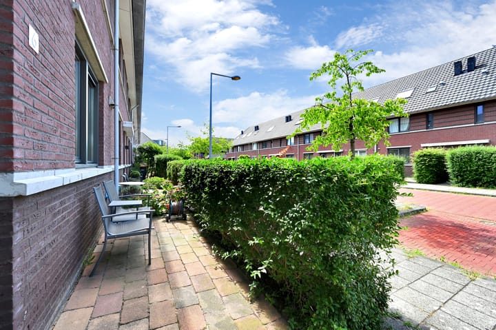 Tussenwoning te koop: Voormeerstraat 6, 'S-Gravenhage