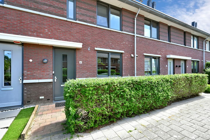 Tussenwoning te koop: Voormeerstraat 6, 'S-Gravenhage