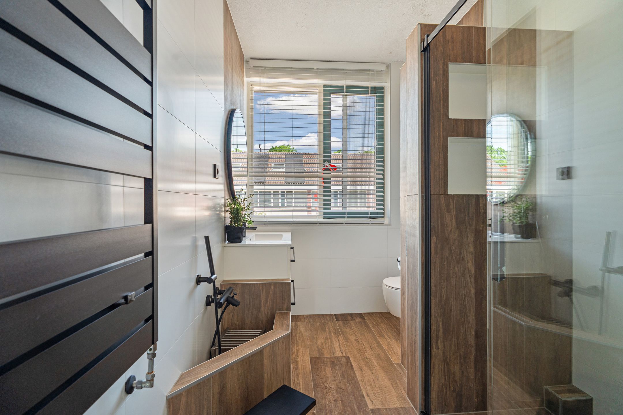 Photo 36 of Bruinissestraat 7
