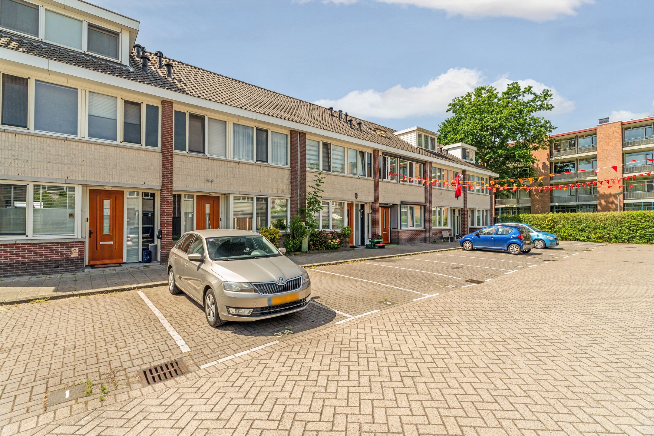 Photo 75 of Bruinissestraat 7