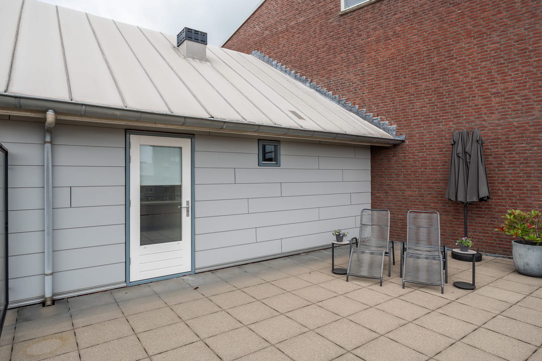 Photo 32 of Kazernestraat 2