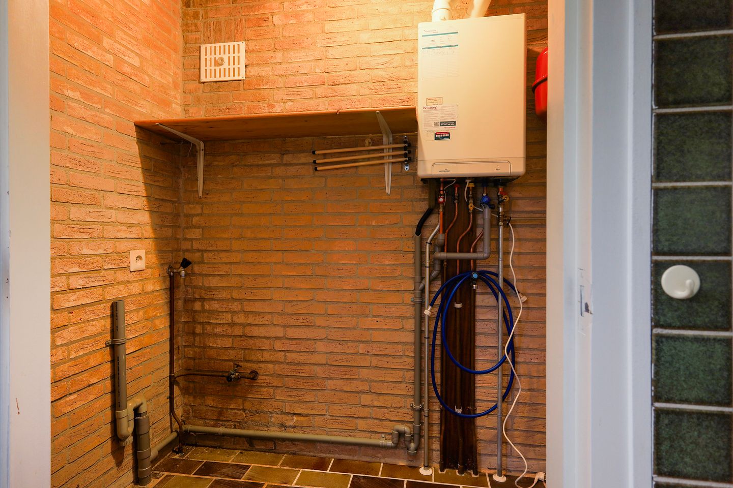 Photo 25 of Aert van der Neerstraat 79