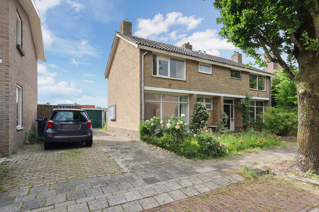 Photo 32 of Aert van der Neerstraat 79