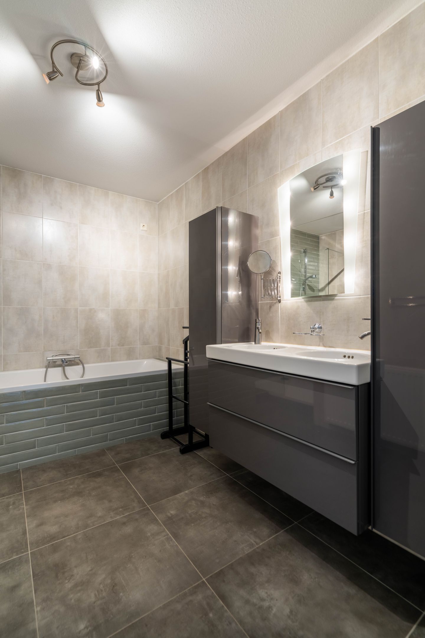 Foto 34 van Parallelweg 111