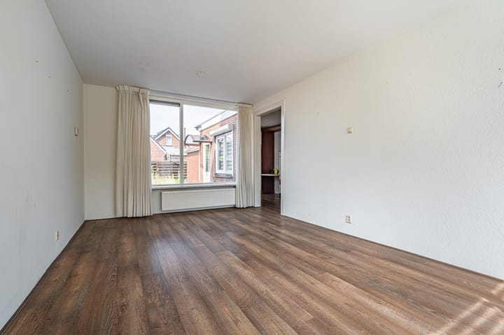 Tussenwoning te koop: M.A. de Ruyterlaan 12, Winschoten