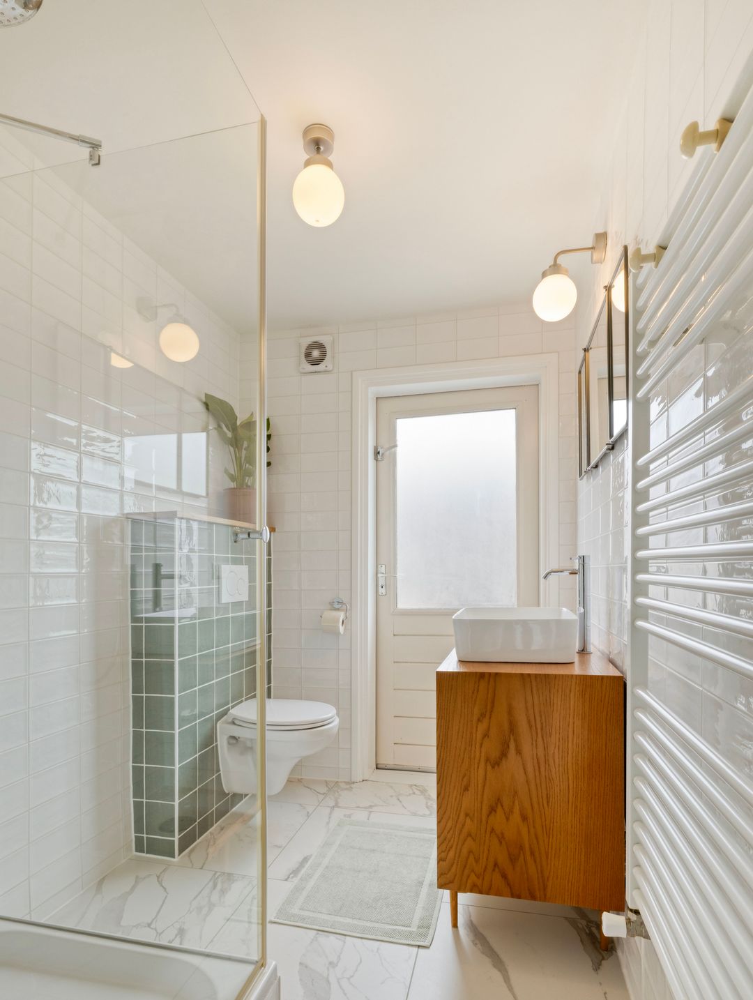 Photo 31 of Adriaan van Bergenstraat 9