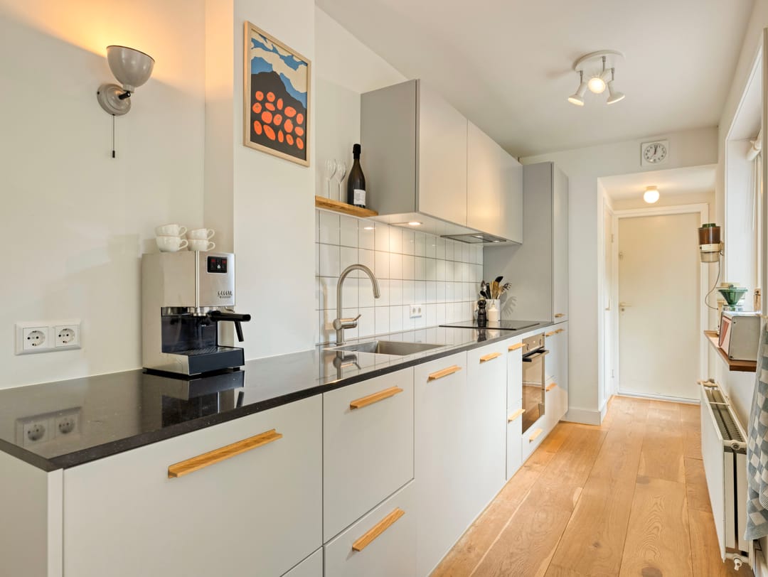 Photo 17 of Adriaan van Bergenstraat 9