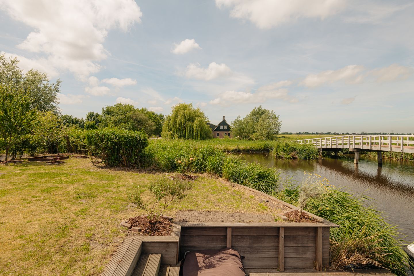 Photo 4 of Kersenhout 32