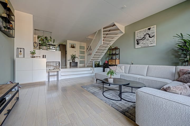 Hoekwoning te koop: Ruisvoornpad 51, Hoogvliet Rotterdam