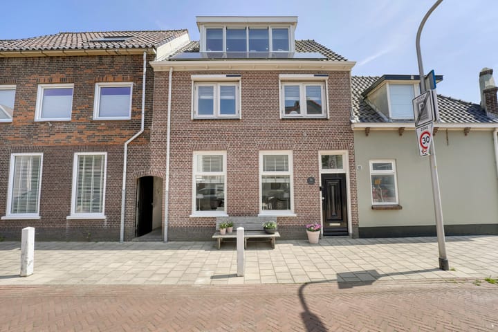 Mr. D. Donker Curtiusstraat 35