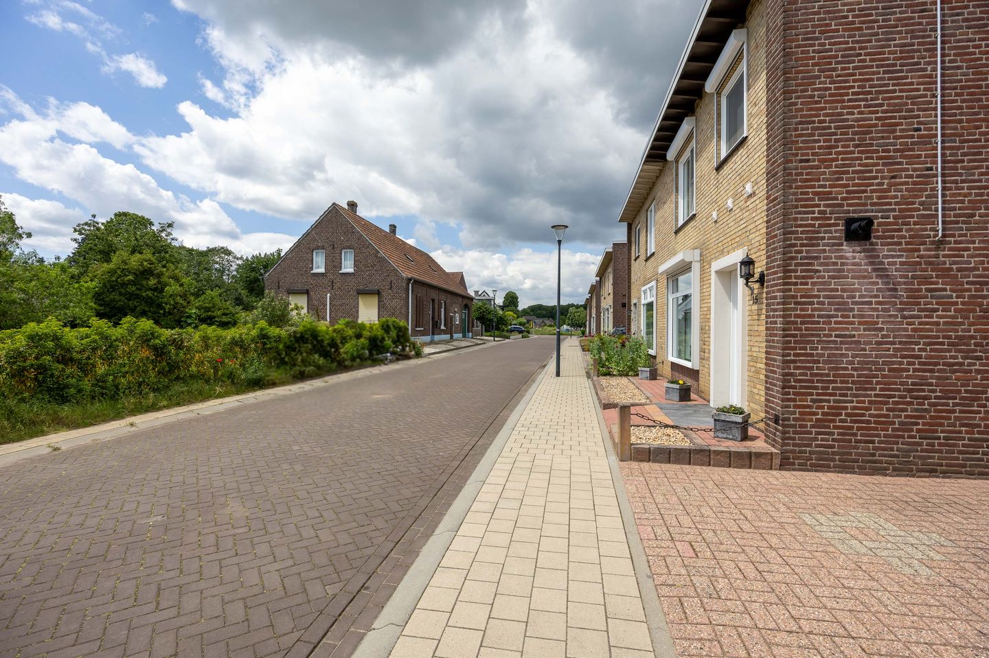Photo 34 of Mgr Martensstraat 17