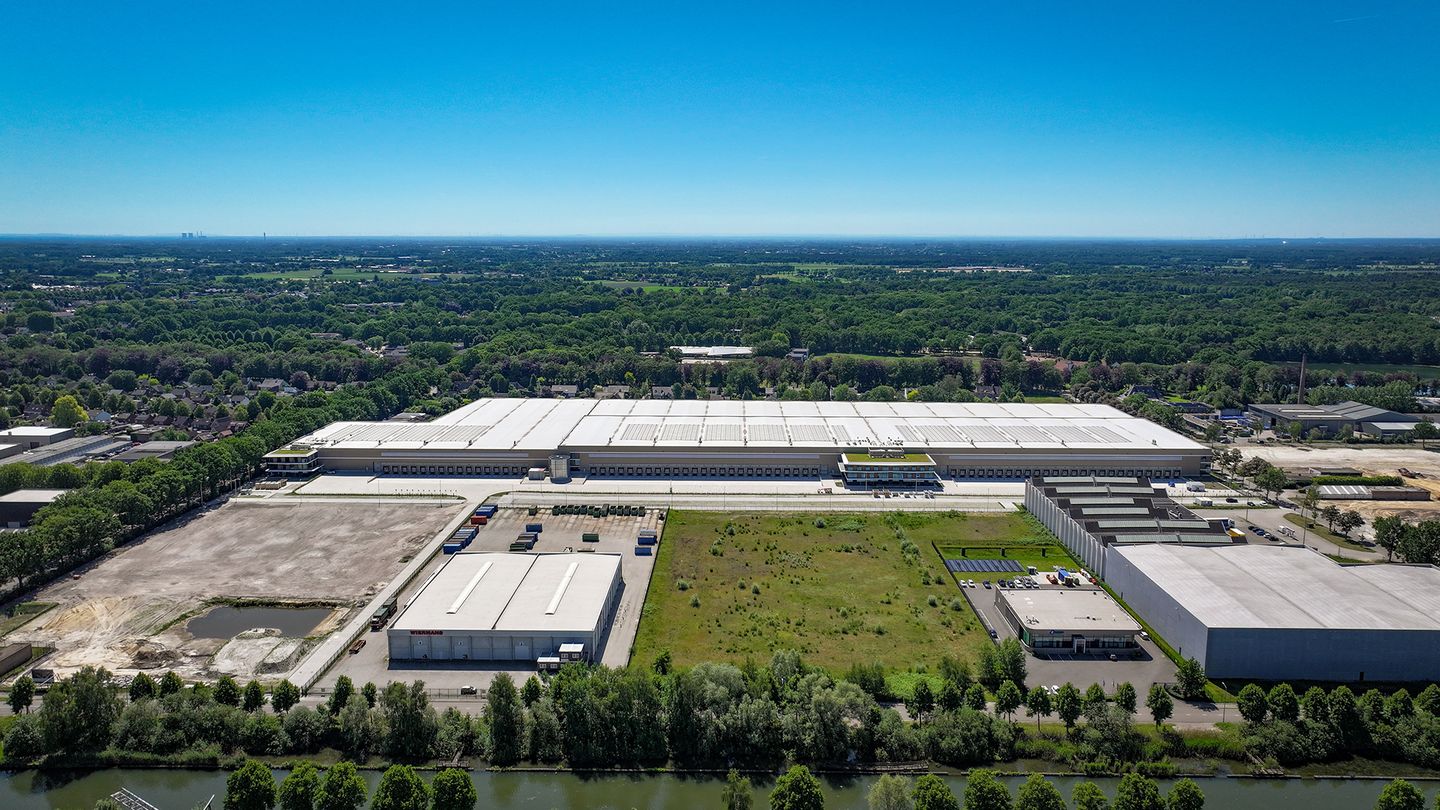 View photo 2 of Industriekade