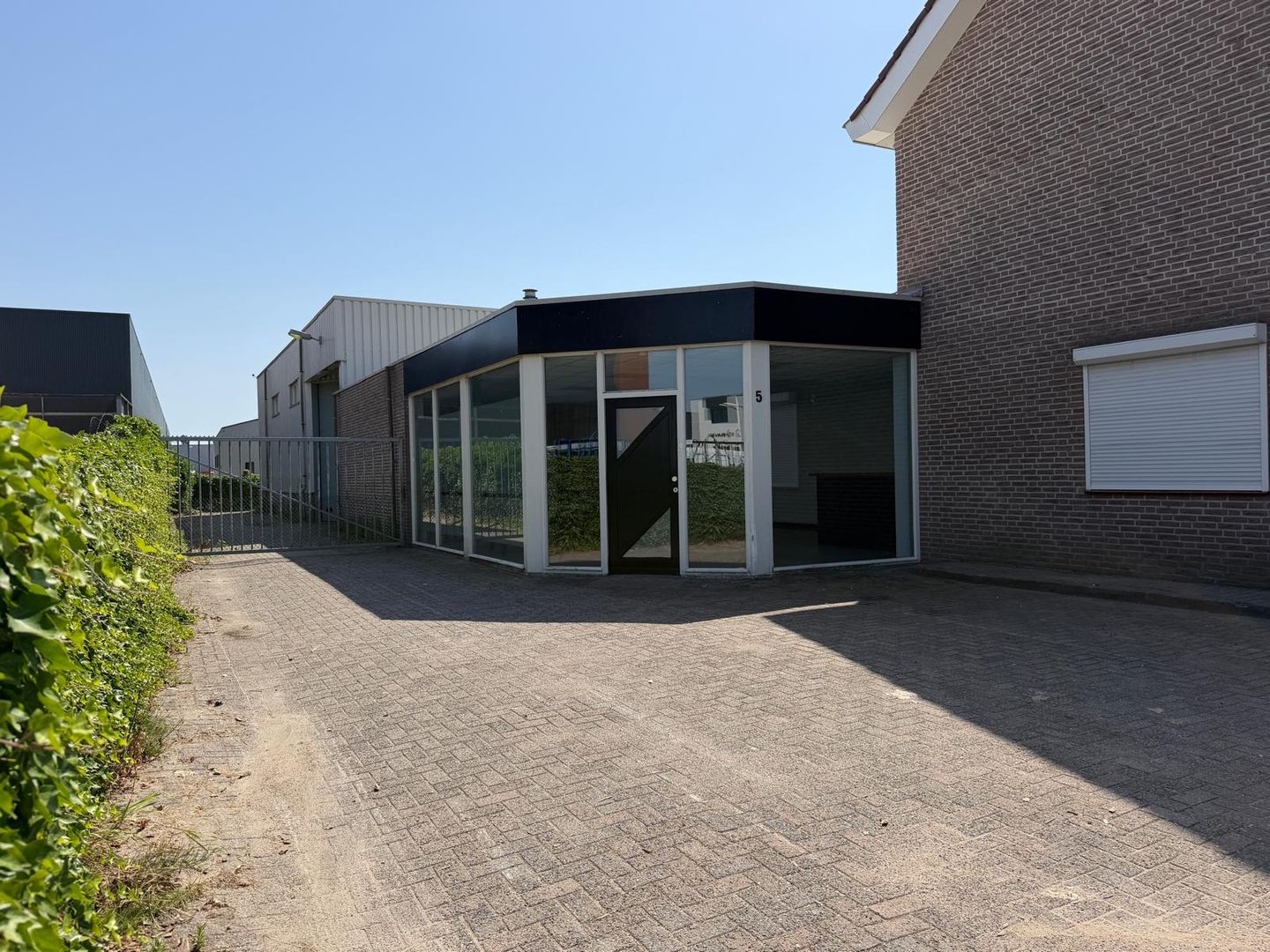 View photo 1 of De Hemeltjes 5