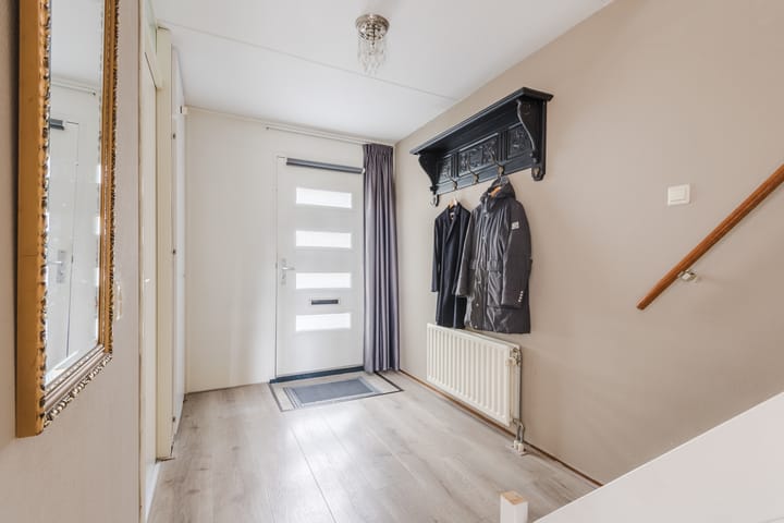 Tussenwoning te koop: Pastelstraat 128, Almere
