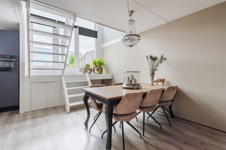 Tussenwoning te koop: Pastelstraat 128, Almere