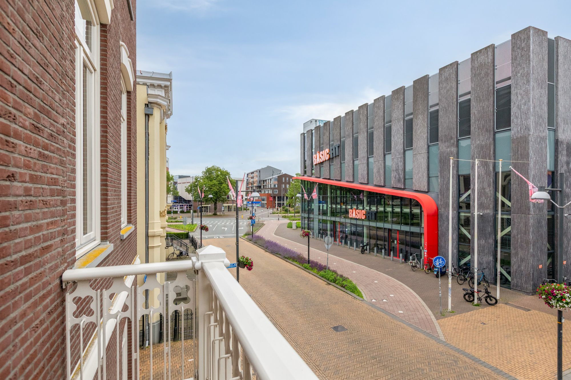 Photo 33 of Burgemeester van Nispenstraat 7-02