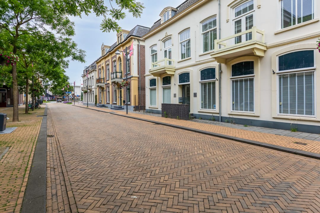 Photo 7 of Burgemeester van Nispenstraat 7-02