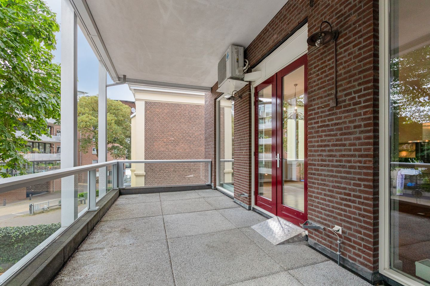 Photo 49 of Burgemeester van Nispenstraat 7-02