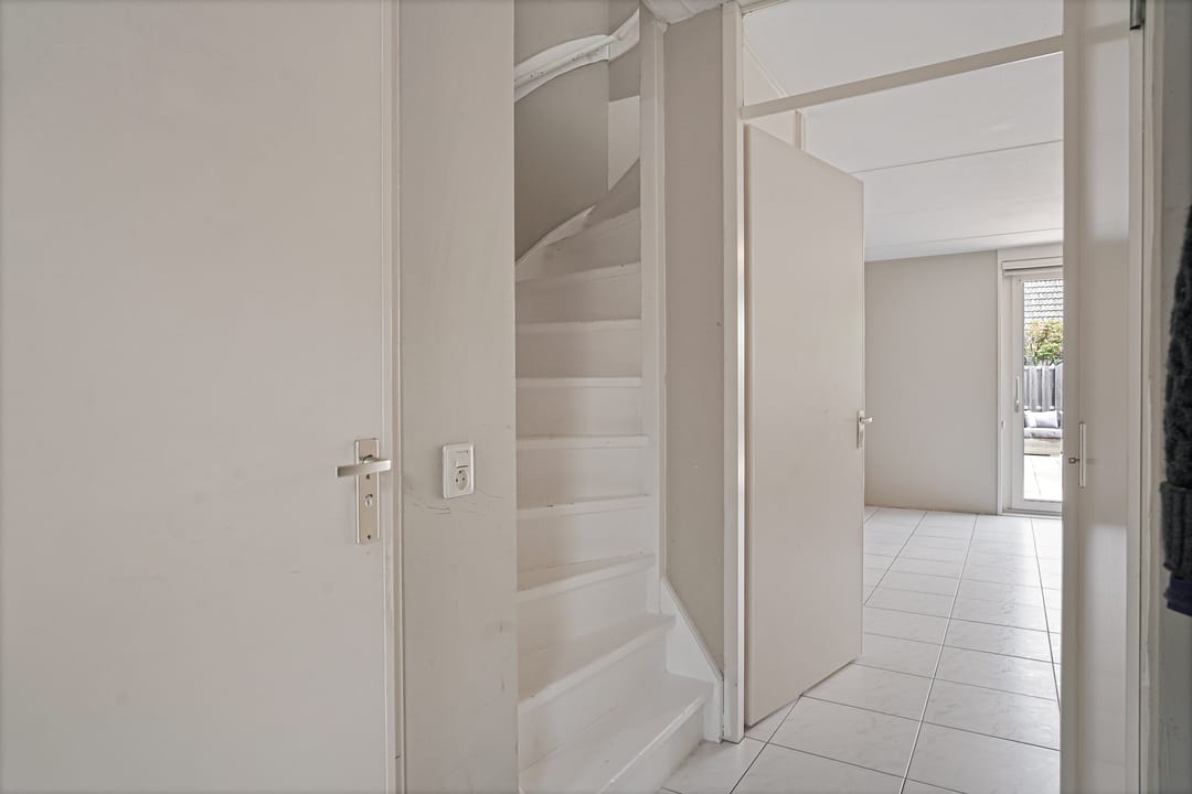 Photo 13 of de Ruijterstraat 23