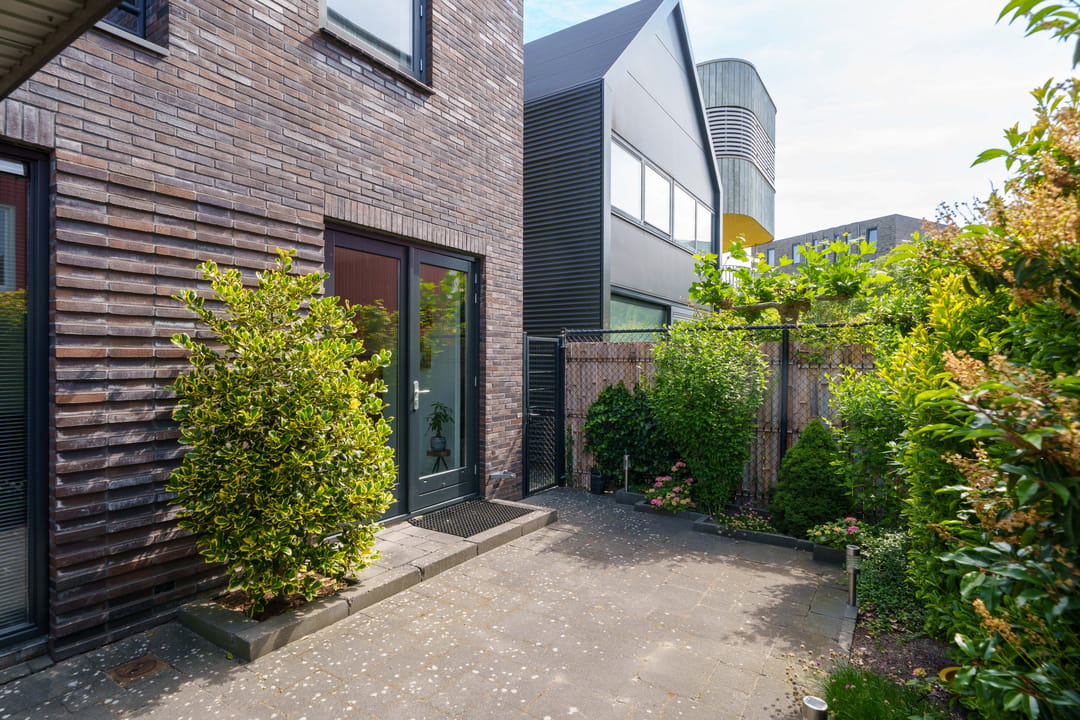 Photo 32 of Helenusstraat 10