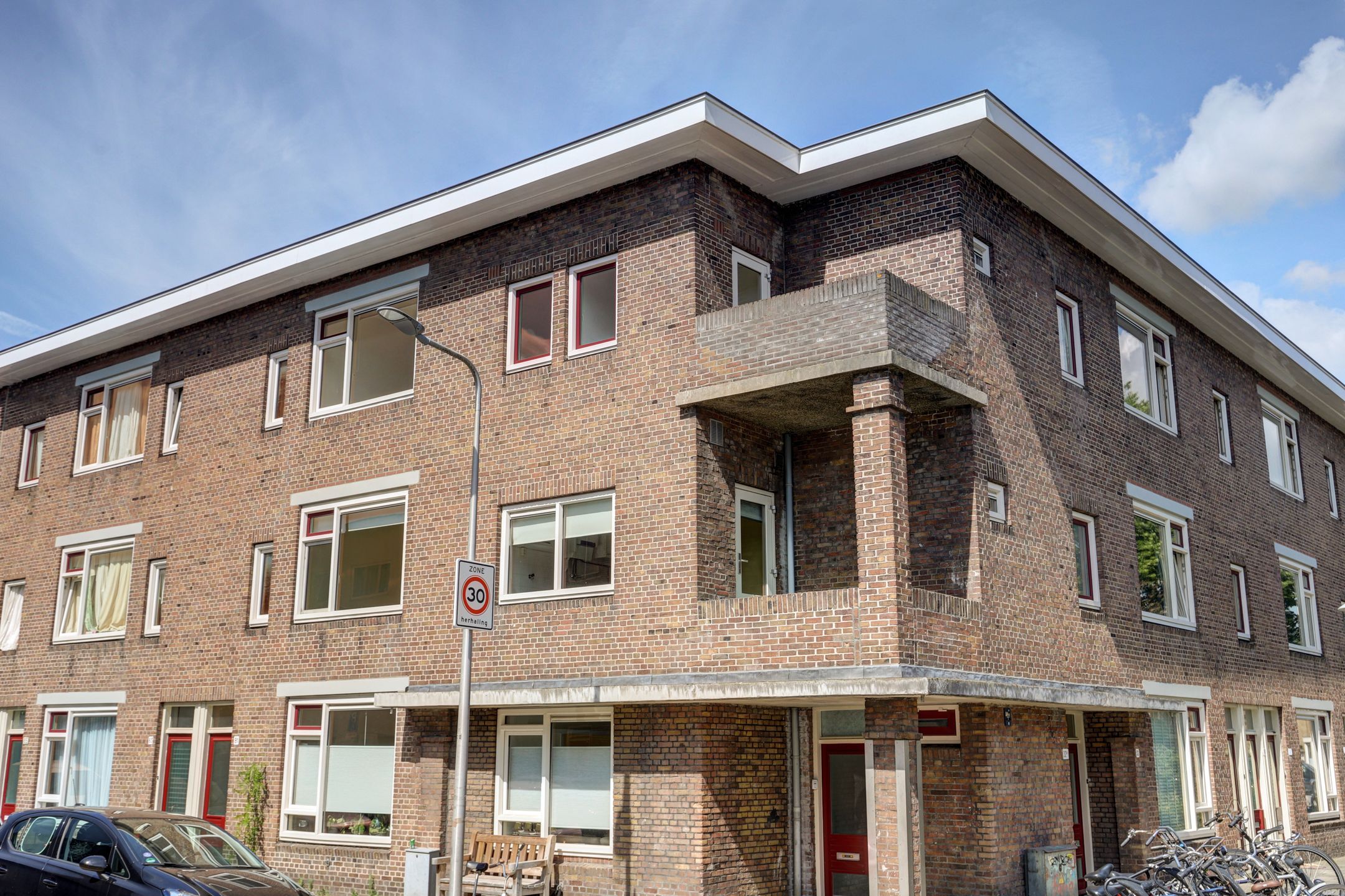 Photo 21 of Surinamestraat 77