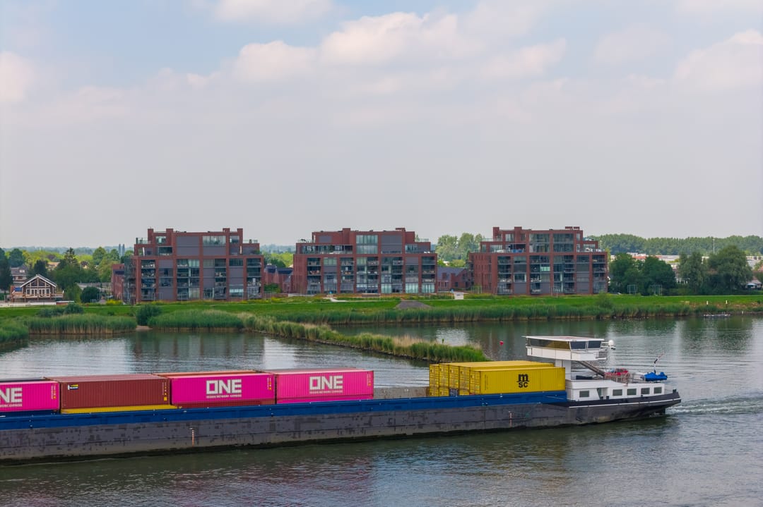 Photo 2 of Gietijzer 98