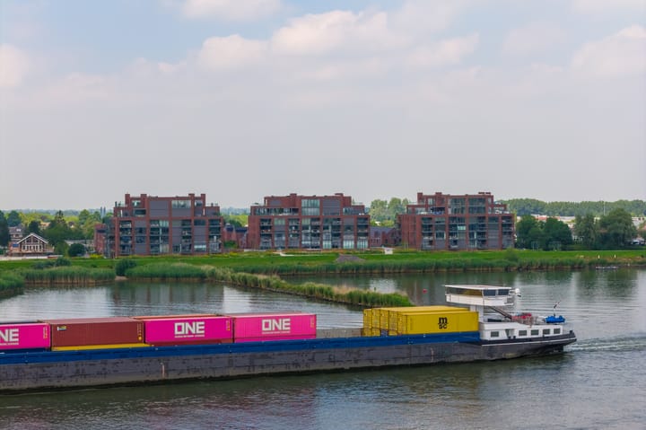Photo 2 of Gietijzer 98