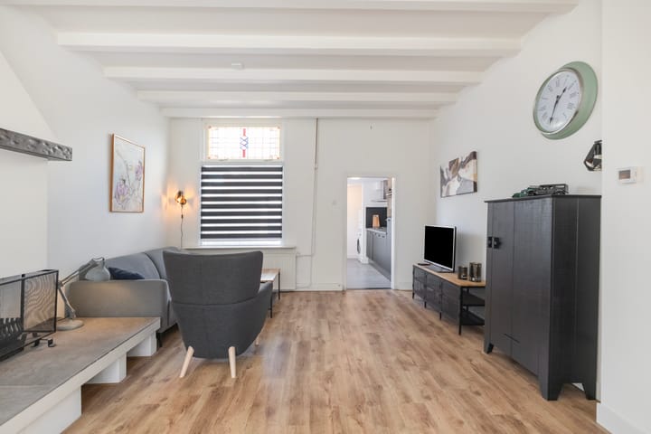 Tussenwoning te koop: Van Hogendorpstraat 53, Den Helder