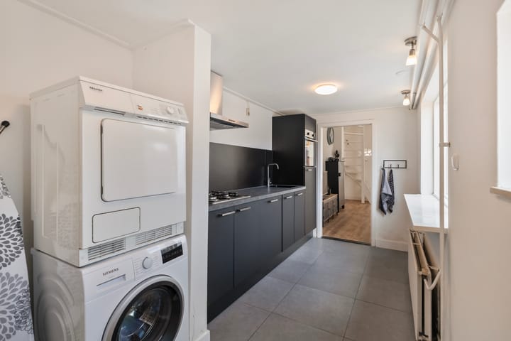 Tussenwoning te koop: Van Hogendorpstraat 53, Den Helder