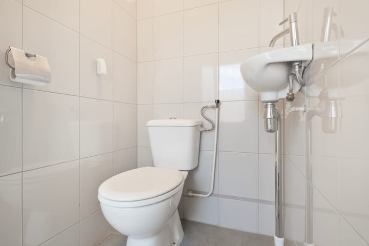 Tussenwoning te koop: Van Hogendorpstraat 53, Den Helder