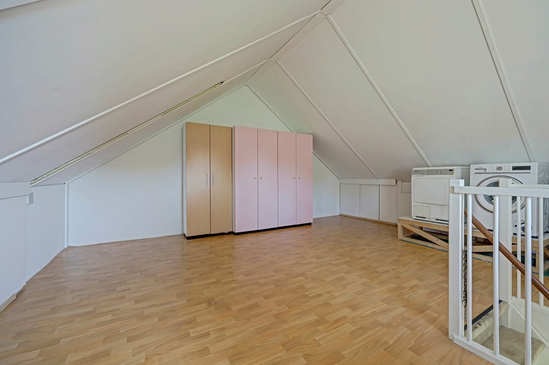 Photo 32 of Binnenkant 1