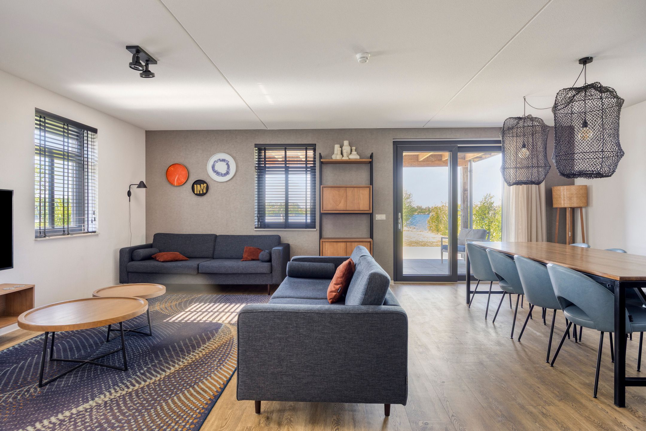 4-bedroom freehold villa in Thorn — photo 3 of 5