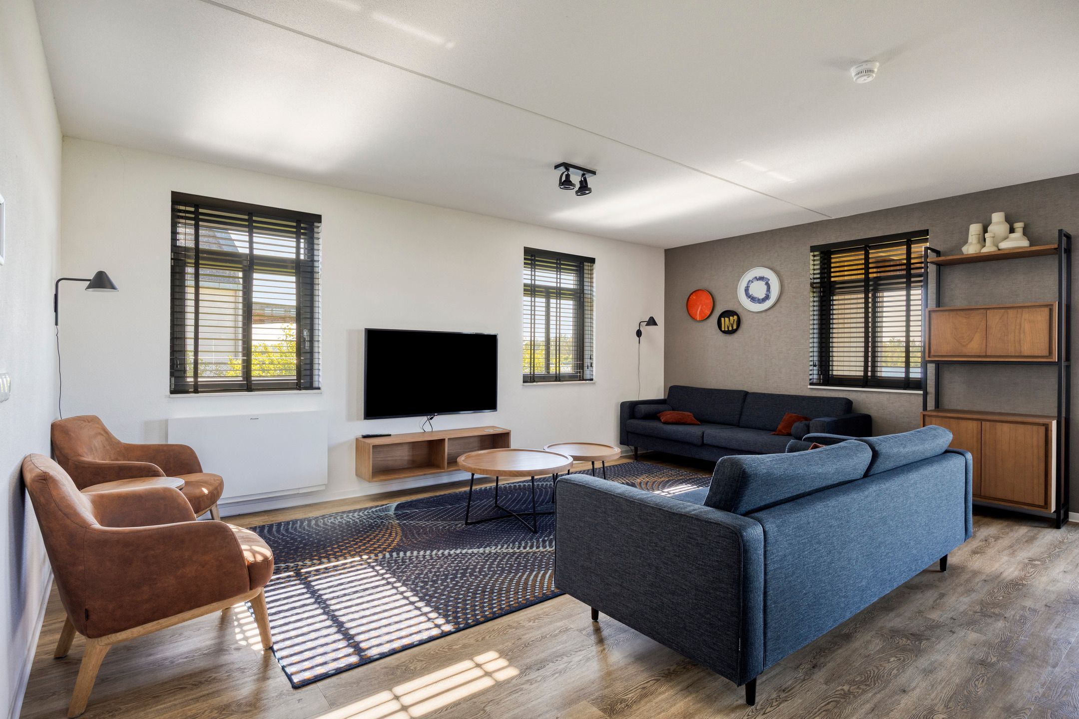 4-bedroom freehold villa in Thorn — photo 4 of 5