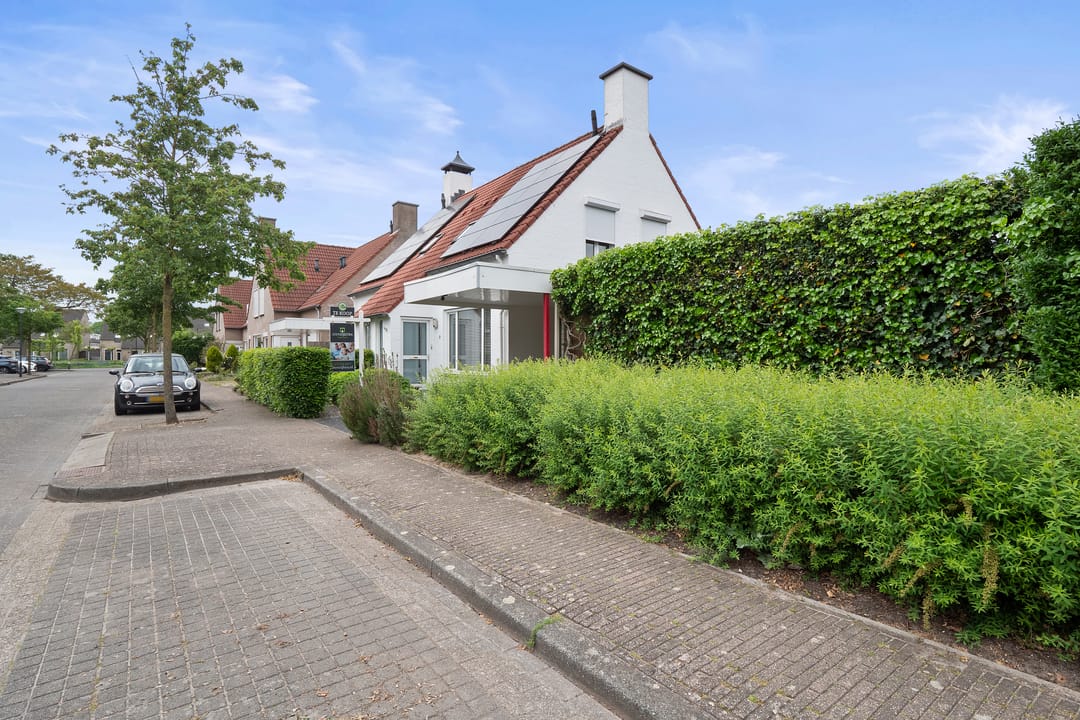 Photo 43 of Madeliefstraat 2