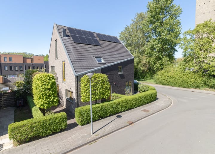 Twee-onder-één-kap te koop: Opaalstraat 148, Groningen