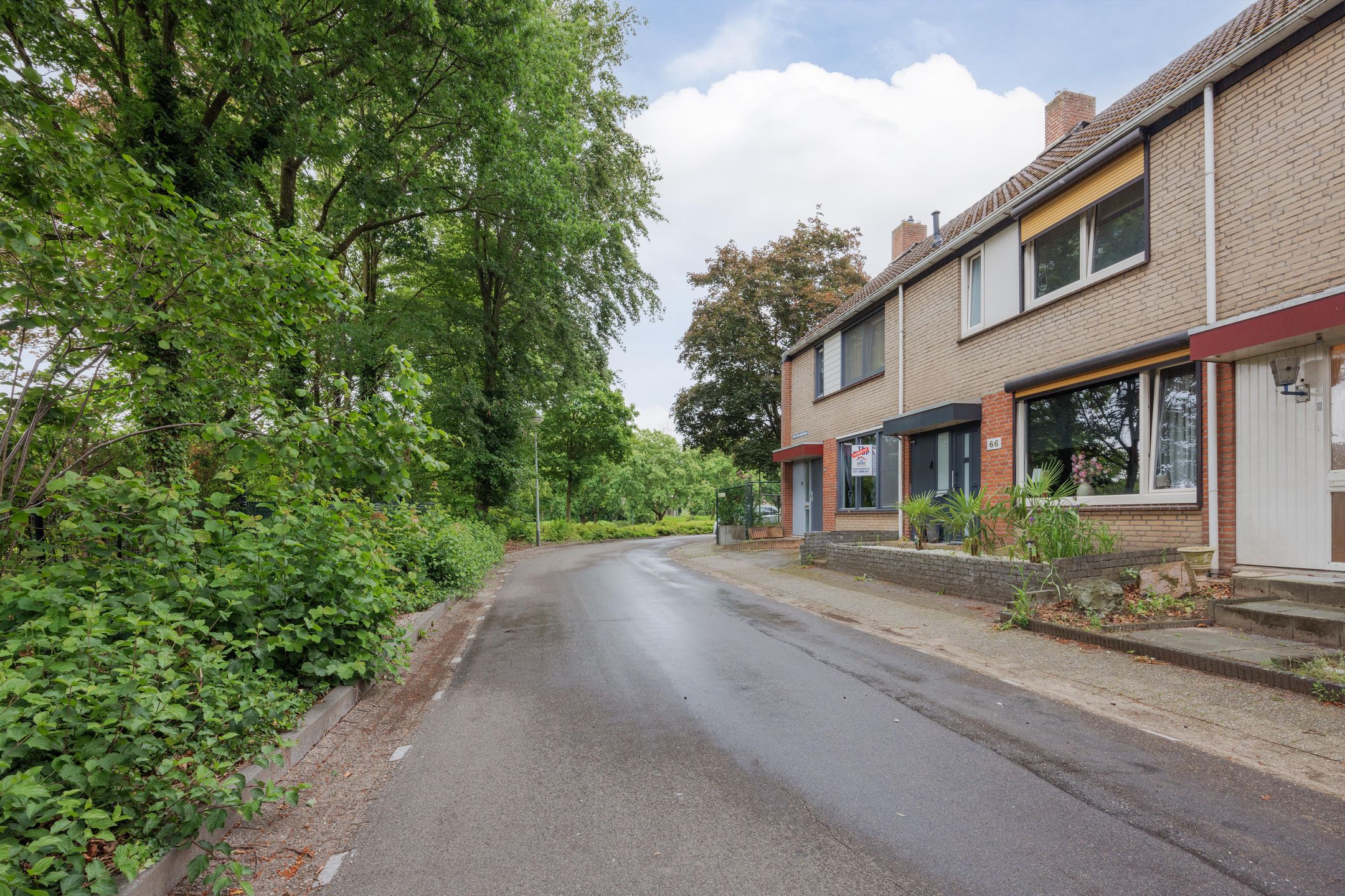 Foto 42 van Burg van Leentstraat 64
