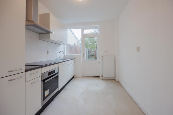 Foto 4 van Burg van Leentstraat 64
