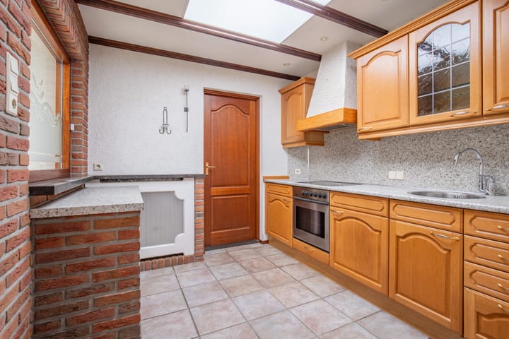 Tussenwoning te koop: Pastoor Huppertzstraat 15, Landgraaf