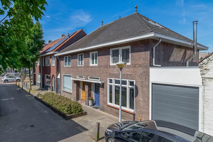 Tussenwoning te koop: Rozemarijnstraat 26, Eindhoven