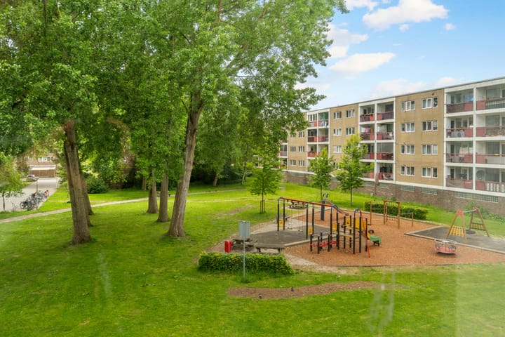 Appartement te koop: Poelenburg 25, Zaandam