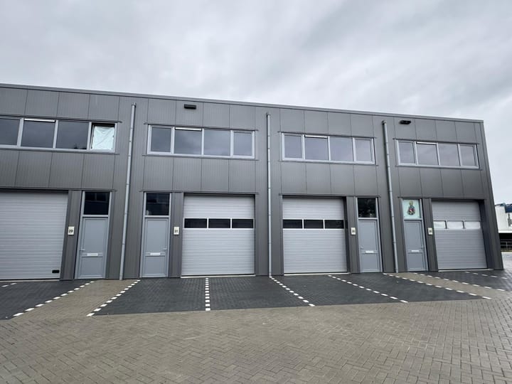 Latensteinse Middenweg 33
