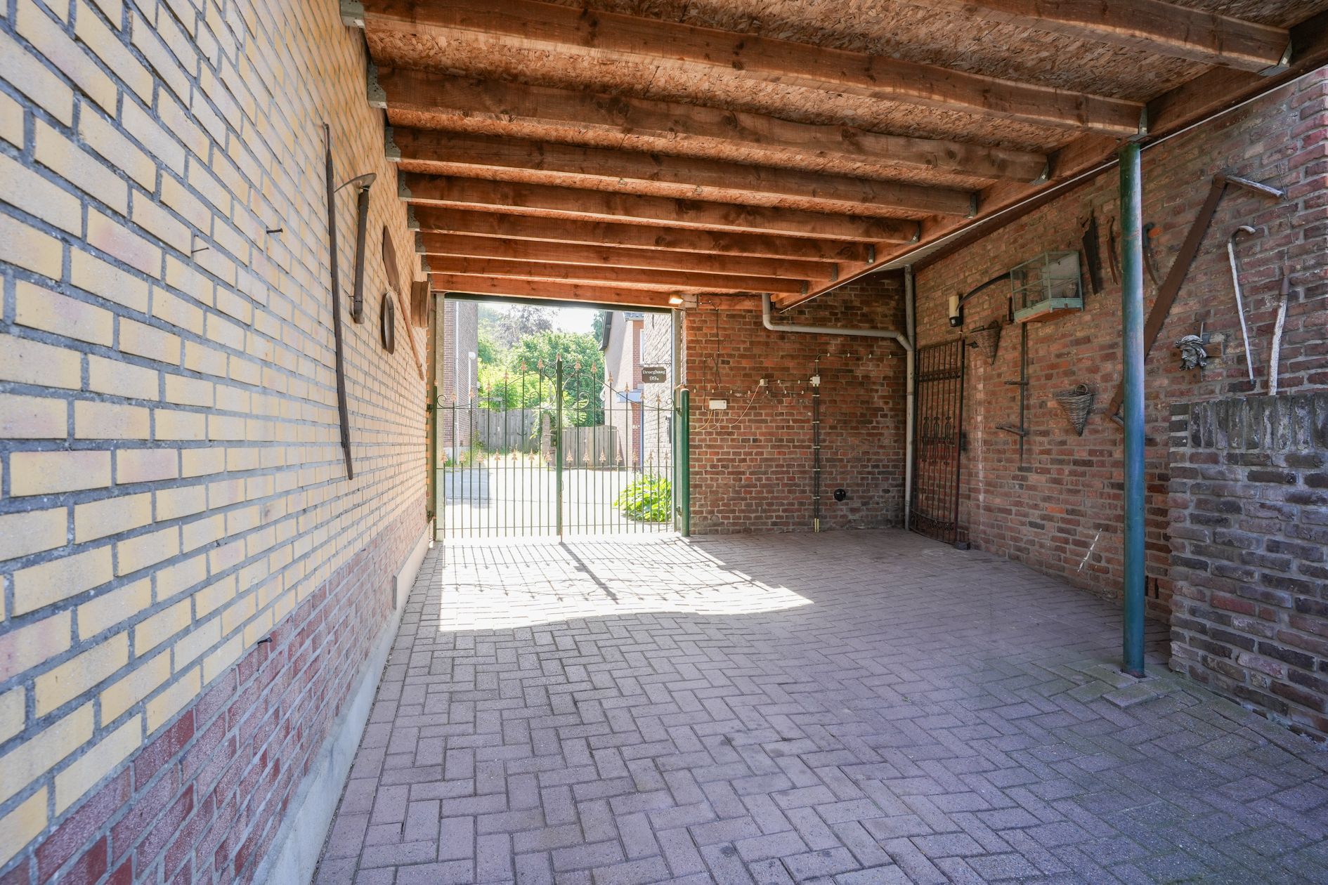 Photo 54 of Hulserstraat 99-A